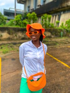 HOW TO WEAR ORANGE AND GREEN OUTFITS