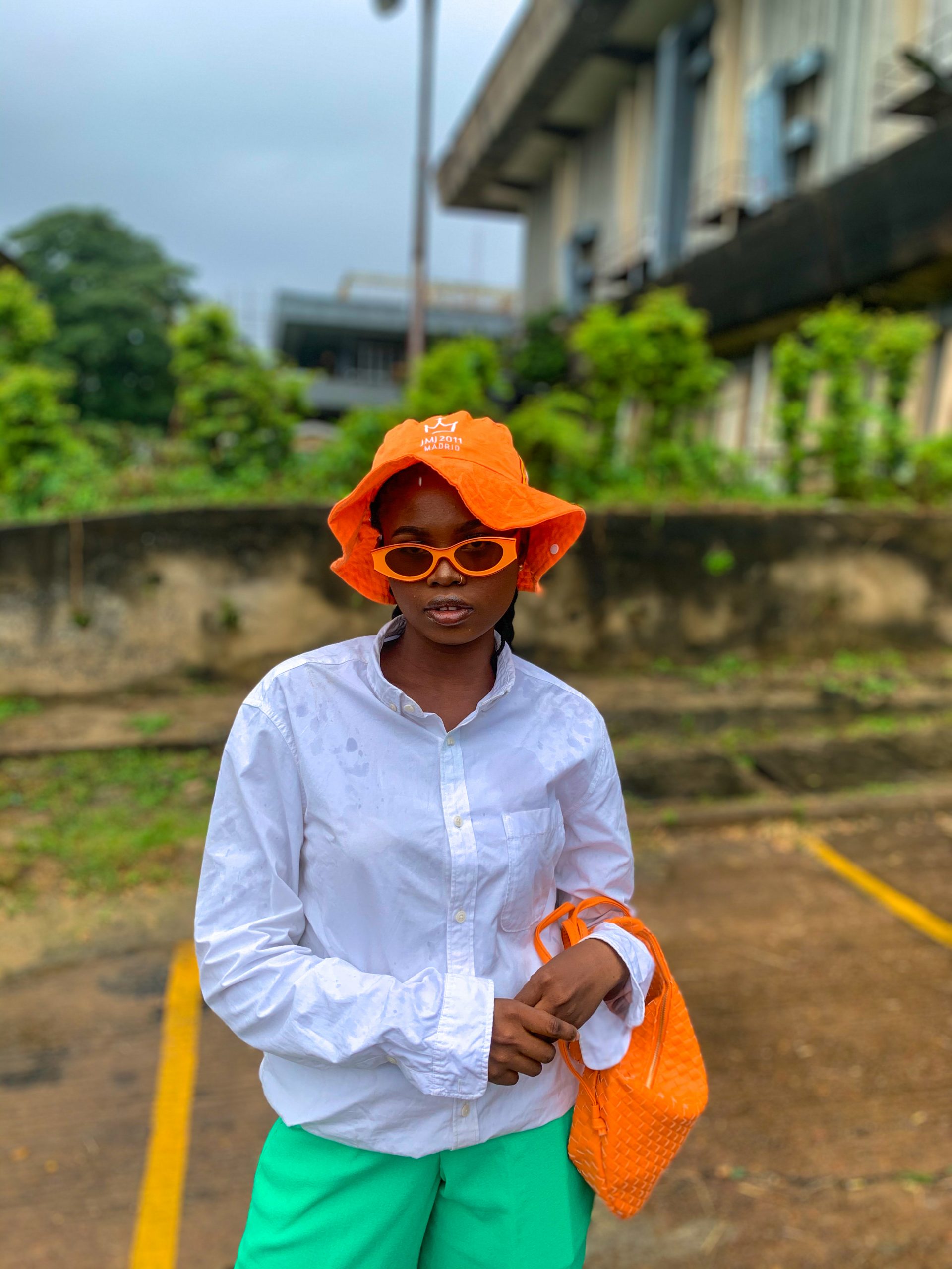 HOW TO WEAR ORANGE AND GREEN OUTFITS - TheAduni HOW TO WEAR ORANGE AND GREEN OUTFITS - TheAduni